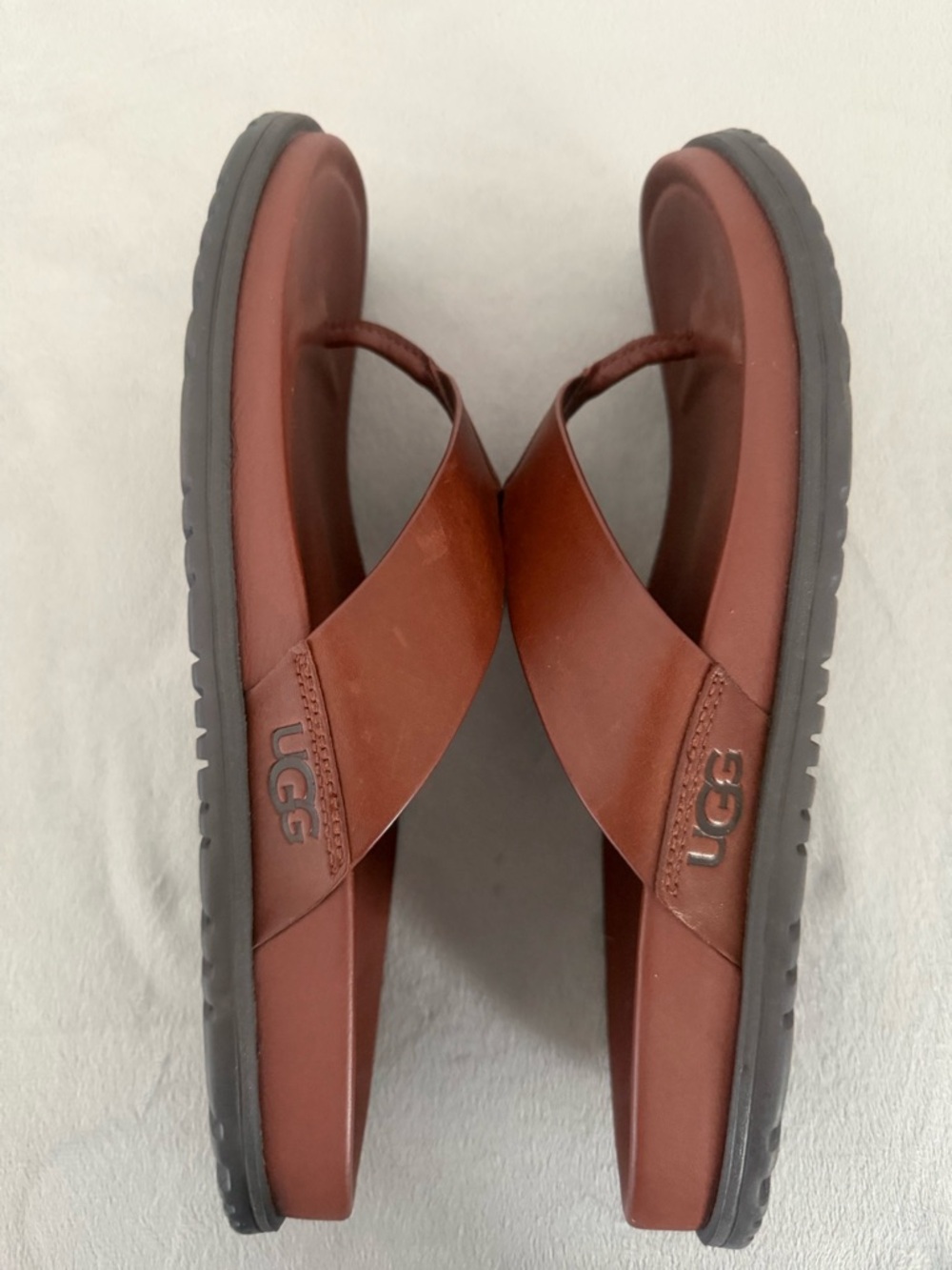 UGG Men's Wainscott Flip Cognac Leather